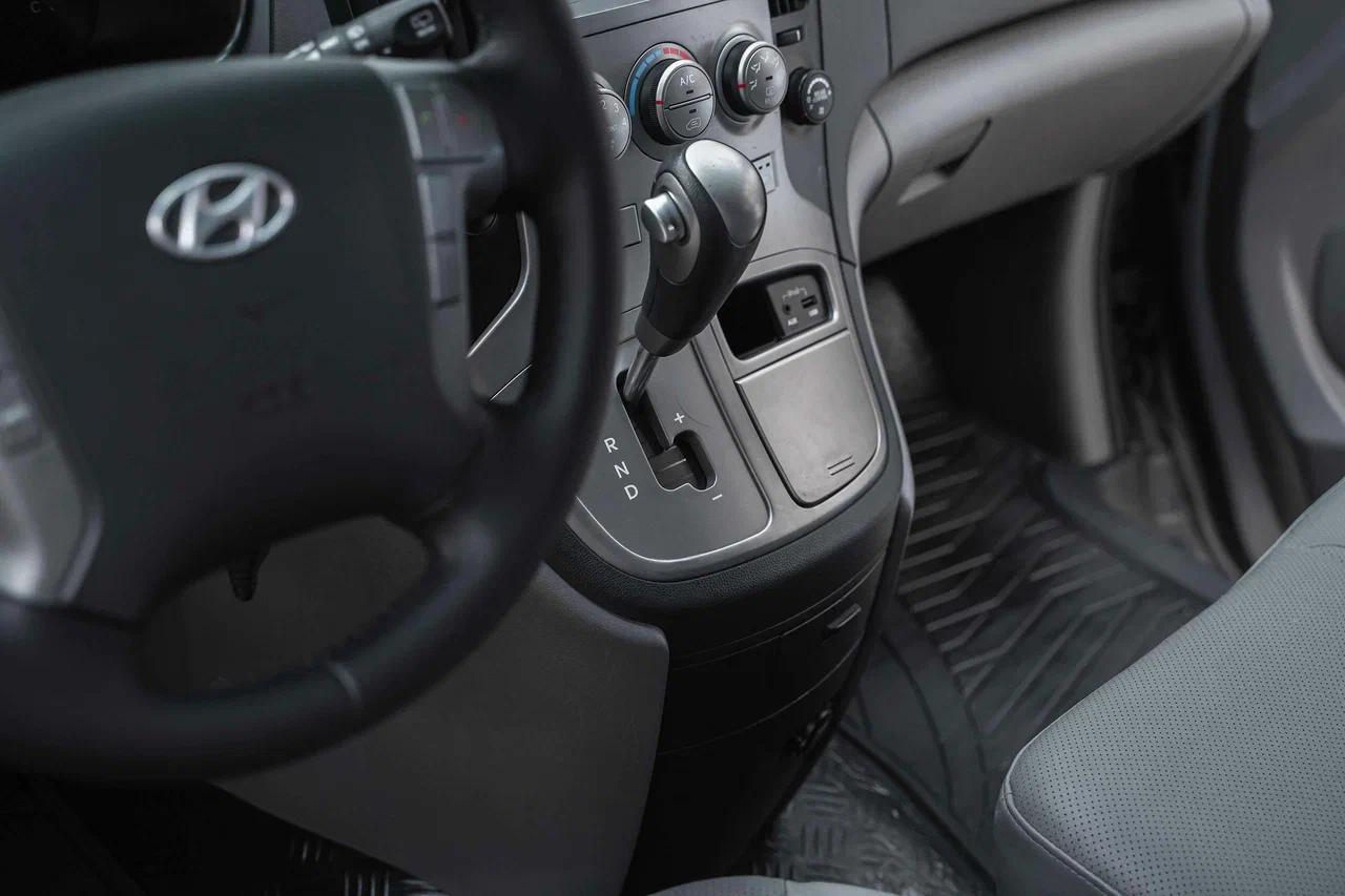 Hyundai Grand Starex 2014, серый, ДЦ Орехово