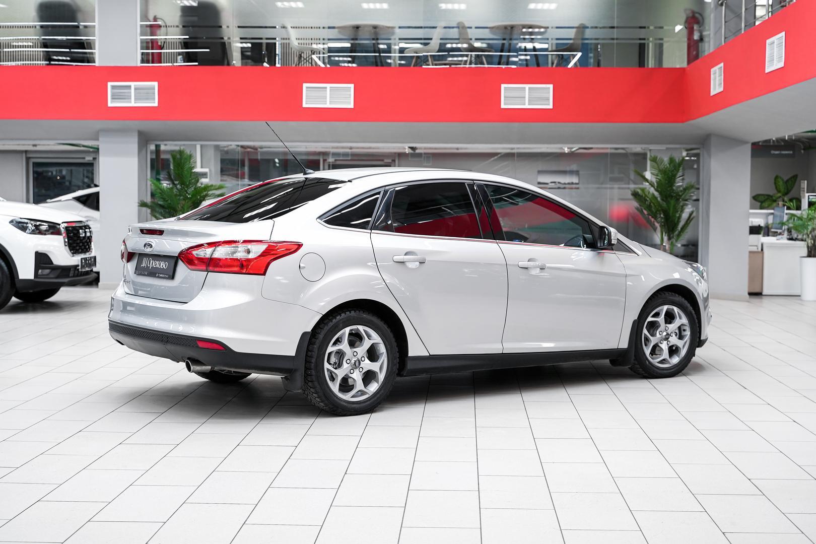 Ford Focus 2012, серый, ДЦ Орехово