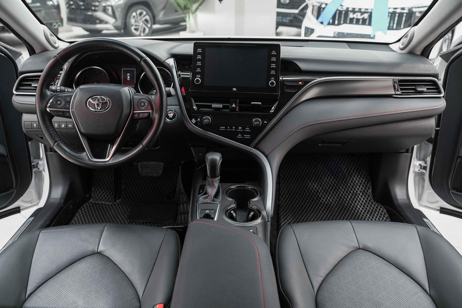 Toyota Camry 2021, белый, ДЦ Орехово