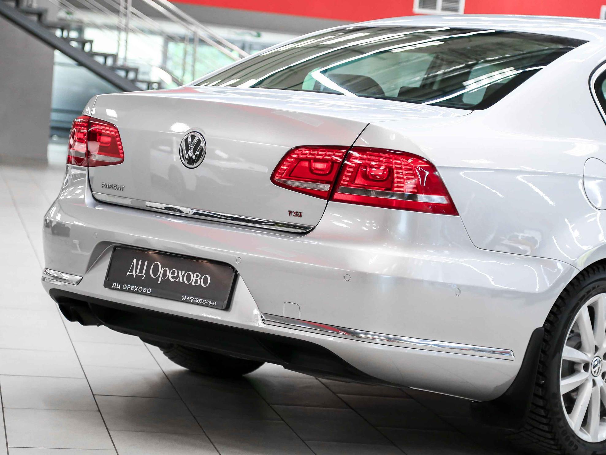 Volkswagen Passat 2011, серебряный, ДЦ Орехово