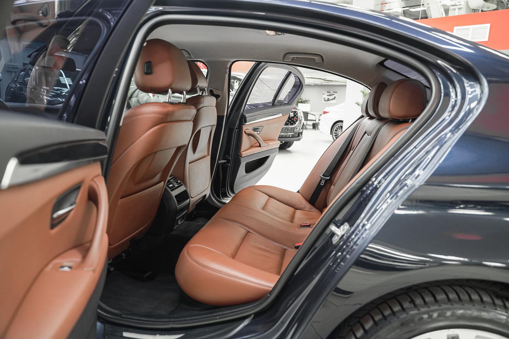BMW 5 серии 2013, синий, ДЦ Орехово