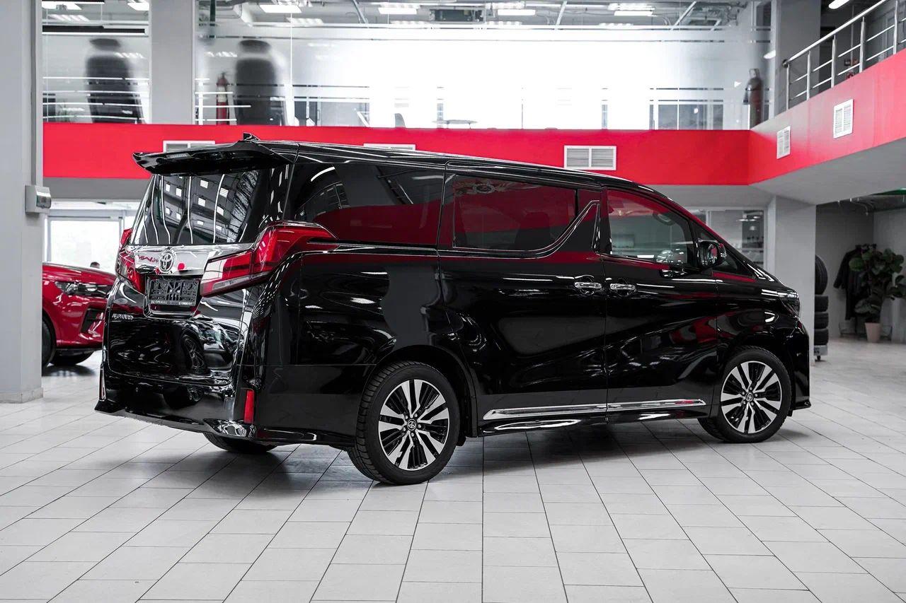 Toyota Alphard 2019, черный, ДЦ Орехово