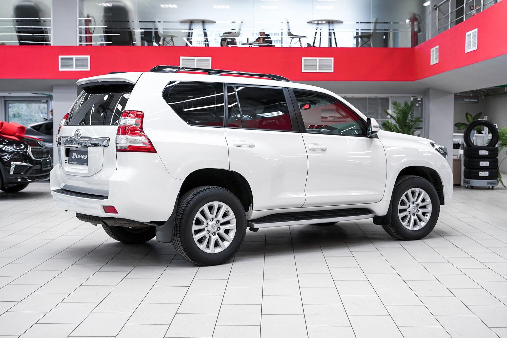Toyota Land Cruiser Prado 2014, белый, ДЦ Орехово