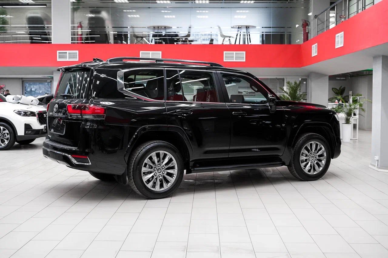 Toyota Land Cruiser 2025, черный, ДЦ Орехово