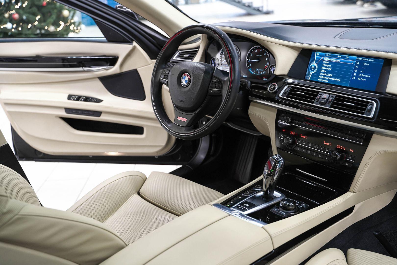 BMW 7 серии 2011, черный, ДЦ Орехово
