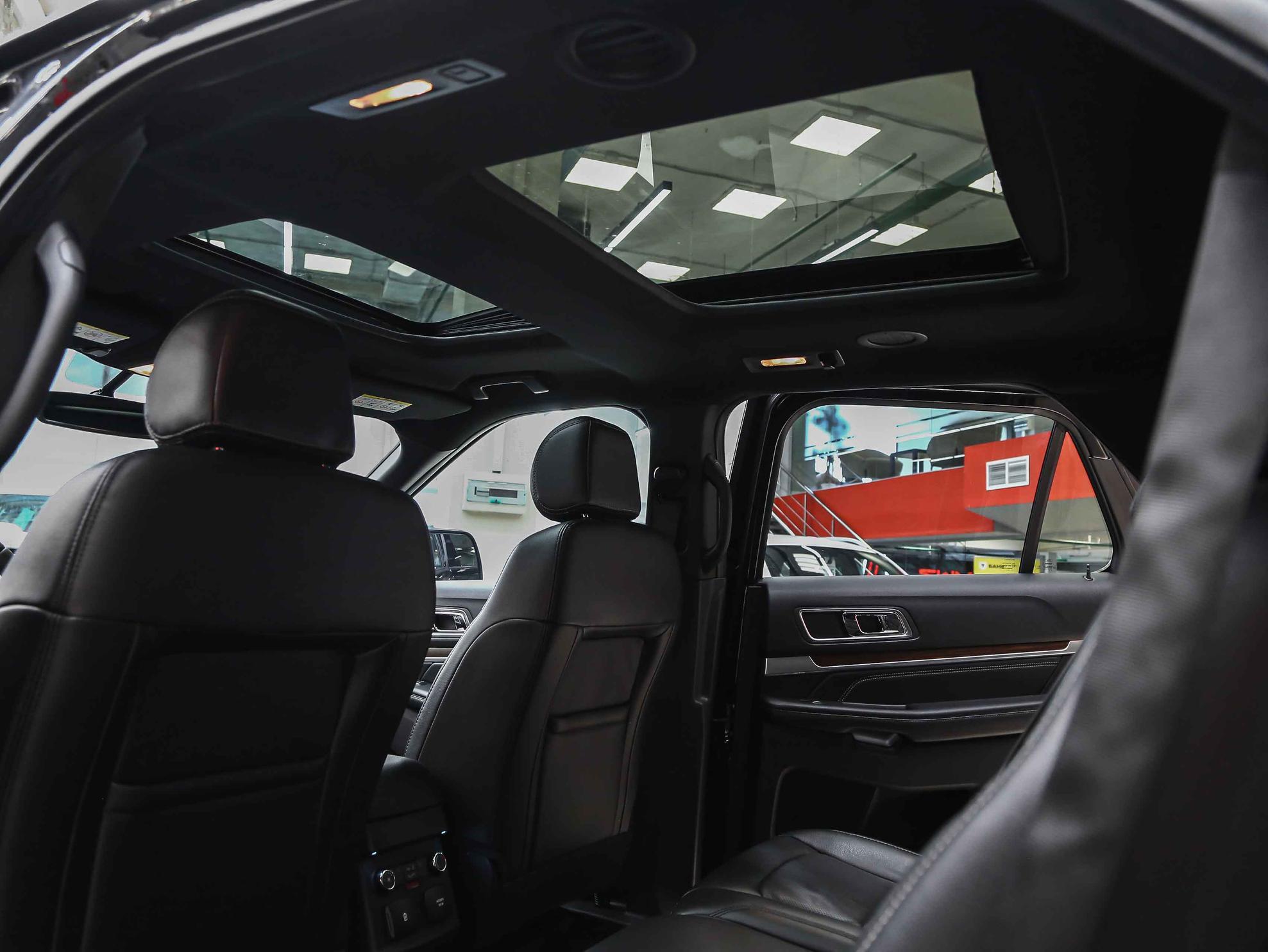 Ford Explorer 2016, черный, ДЦ Орехово
