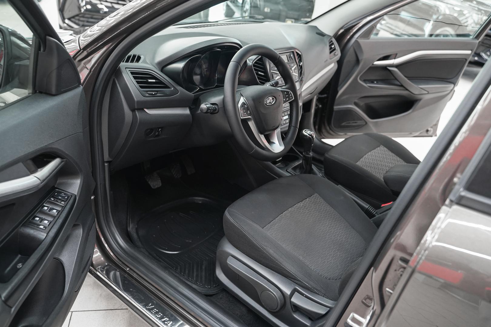 LADA (ВАЗ) Vesta 2018, коричневый, ДЦ Орехово