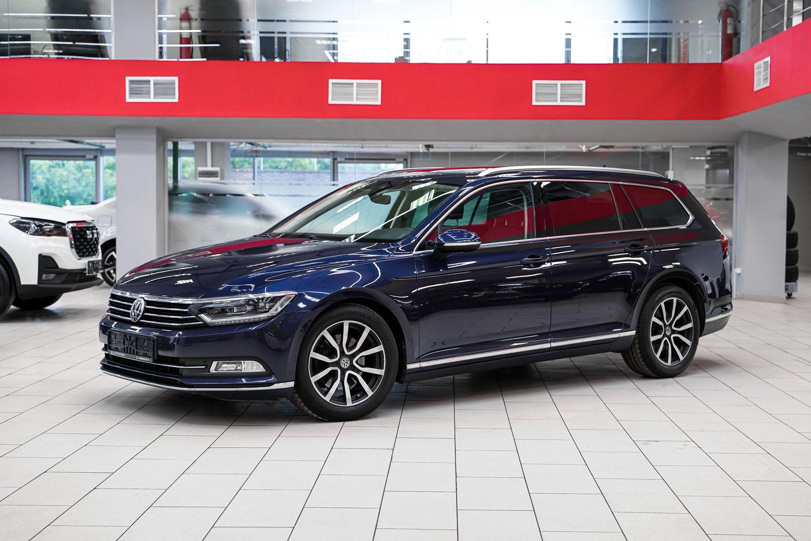 Volkswagen Passat 2018, синий, ДЦ Орехово