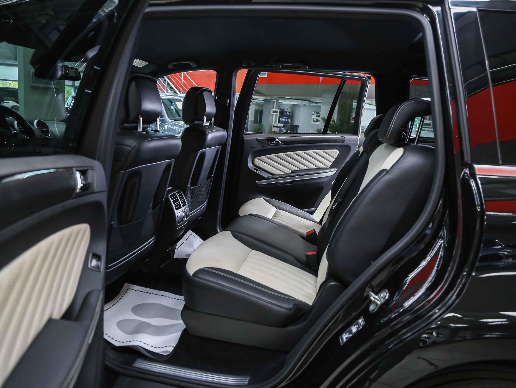 Mercedes-Benz GL-Класс 2011, черный, ДЦ Орехово