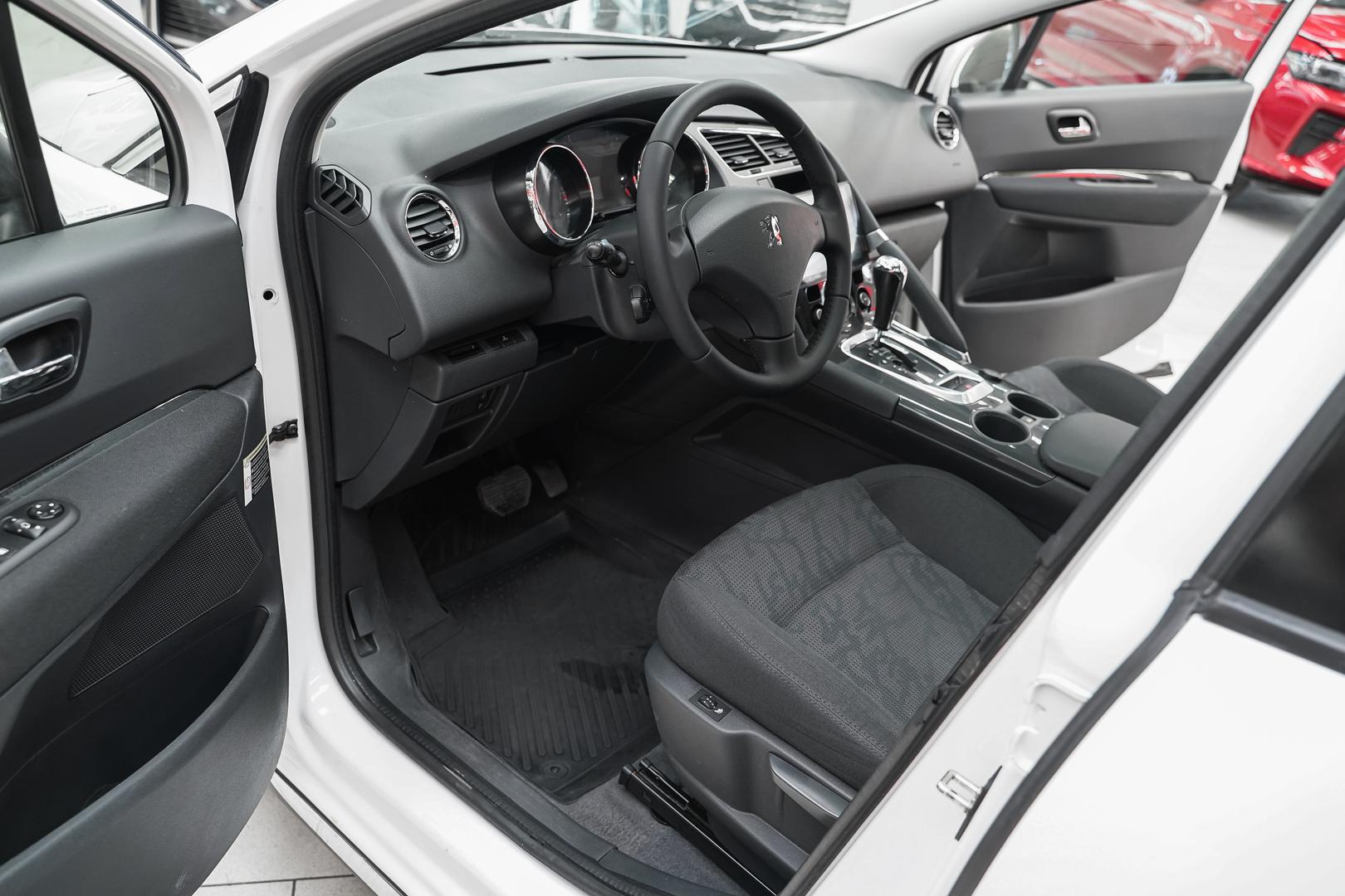 Peugeot 3008 2012, белый, ДЦ Орехово