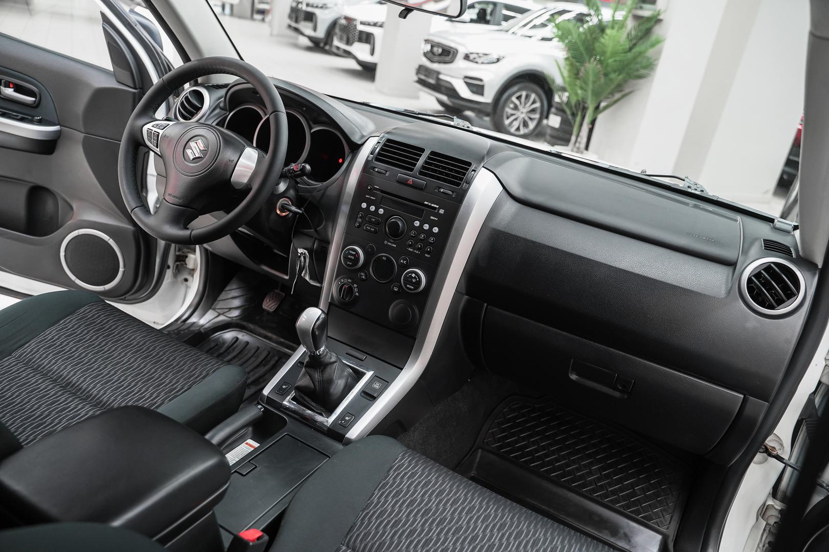Suzuki Grand Vitara 2014, белый, ДЦ Орехово