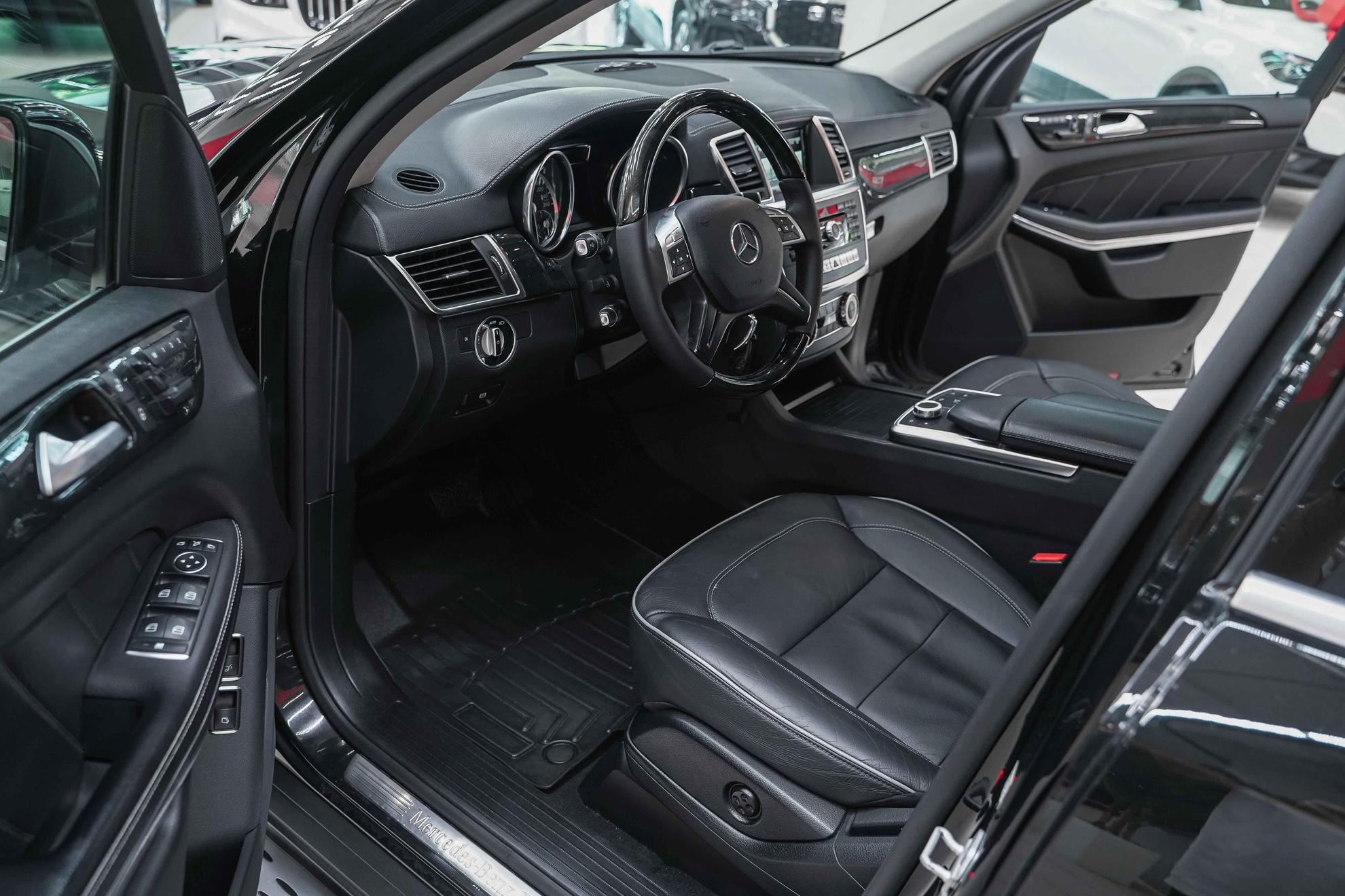 Mercedes-Benz GL-Класс 2013, черный, ДЦ Орехово