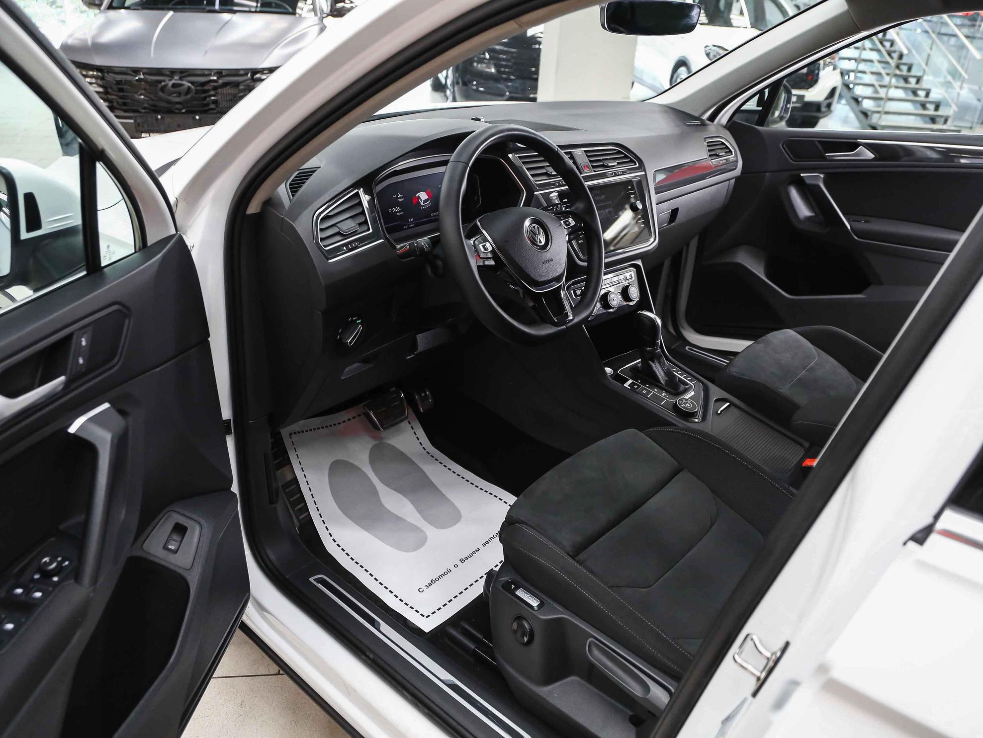 Volkswagen Tiguan 2019, белый, ДЦ Орехово