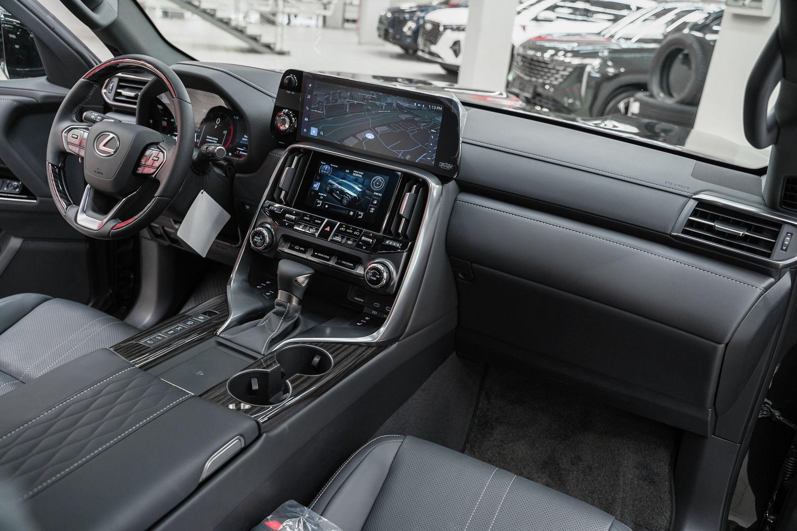 Lexus LX 2025, черный, ДЦ Орехово