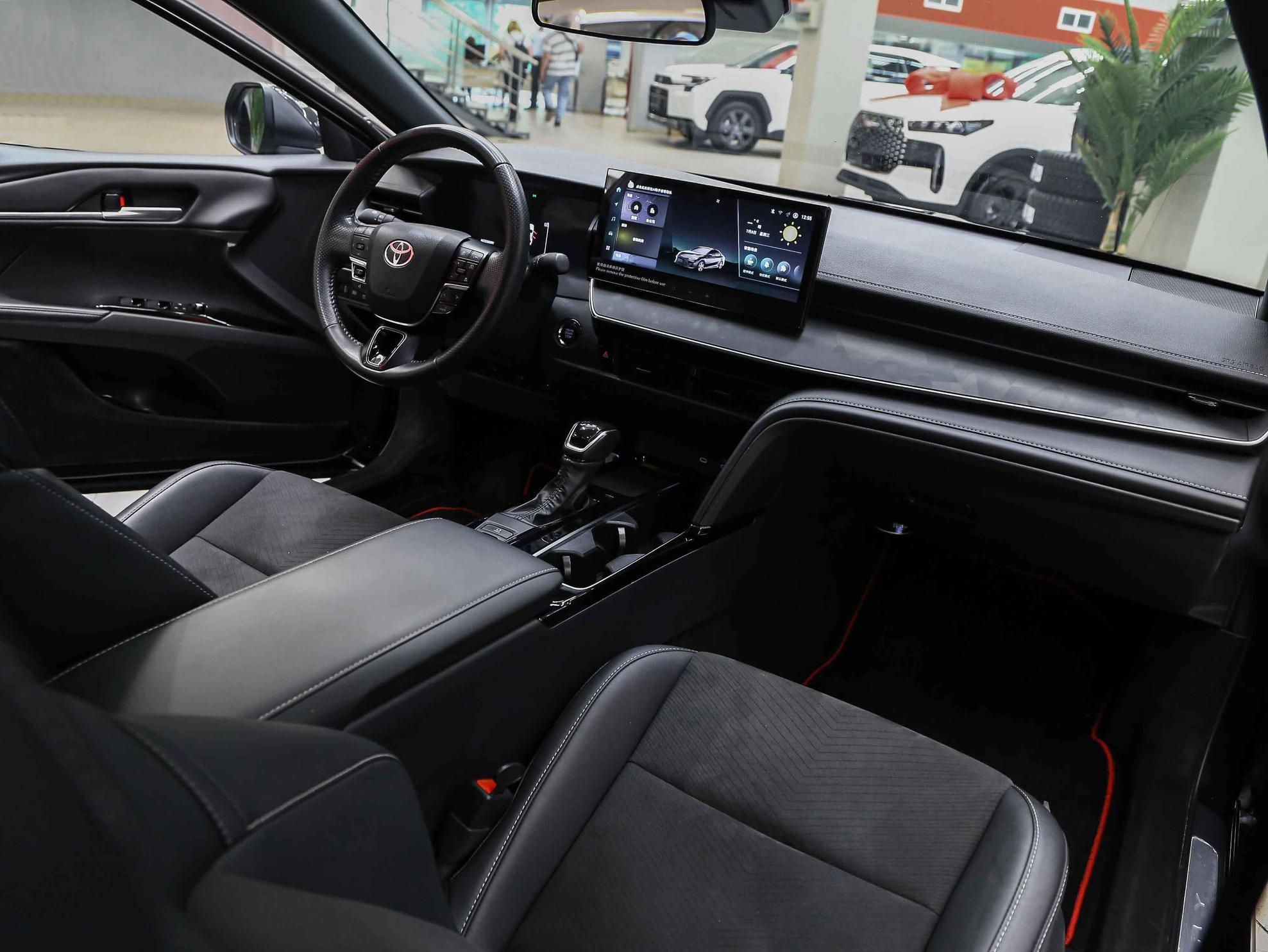 Toyota Camry 2024, черный, ДЦ Орехово