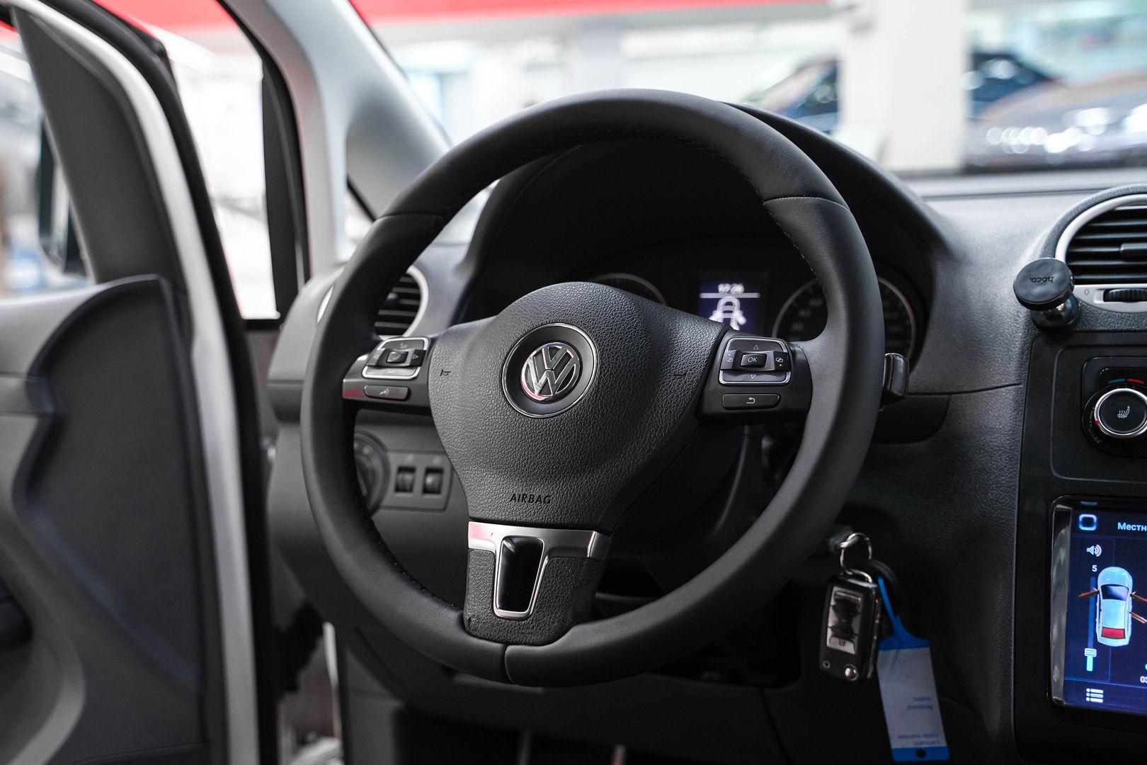 Volkswagen Caddy 2013, белый, ДЦ Орехово