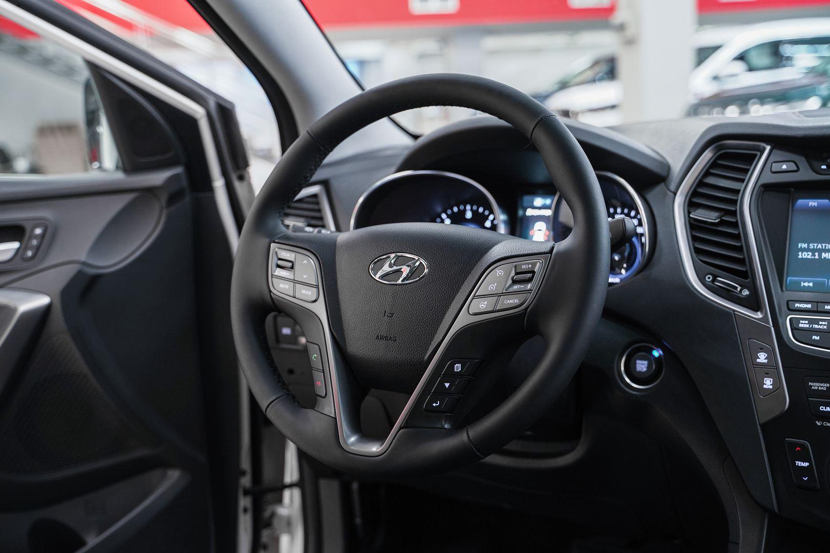 Hyundai Santa Fe 2013, белый, ДЦ Орехово