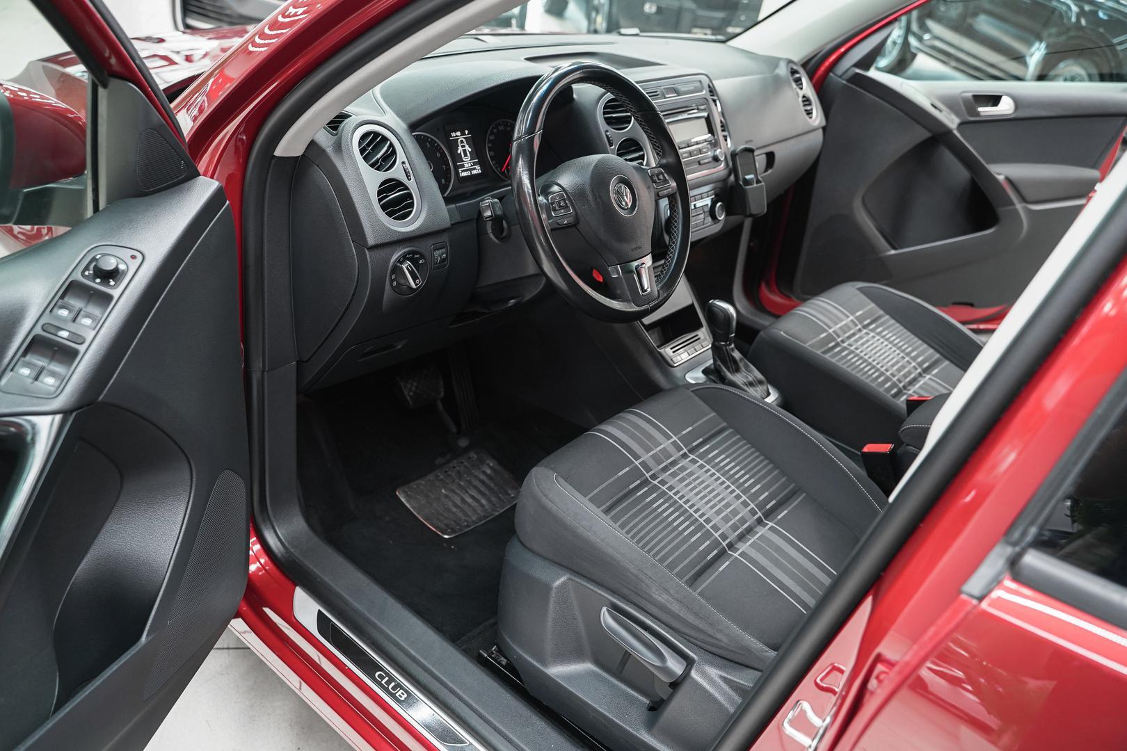 Volkswagen Tiguan 2015, красный, ДЦ Орехово