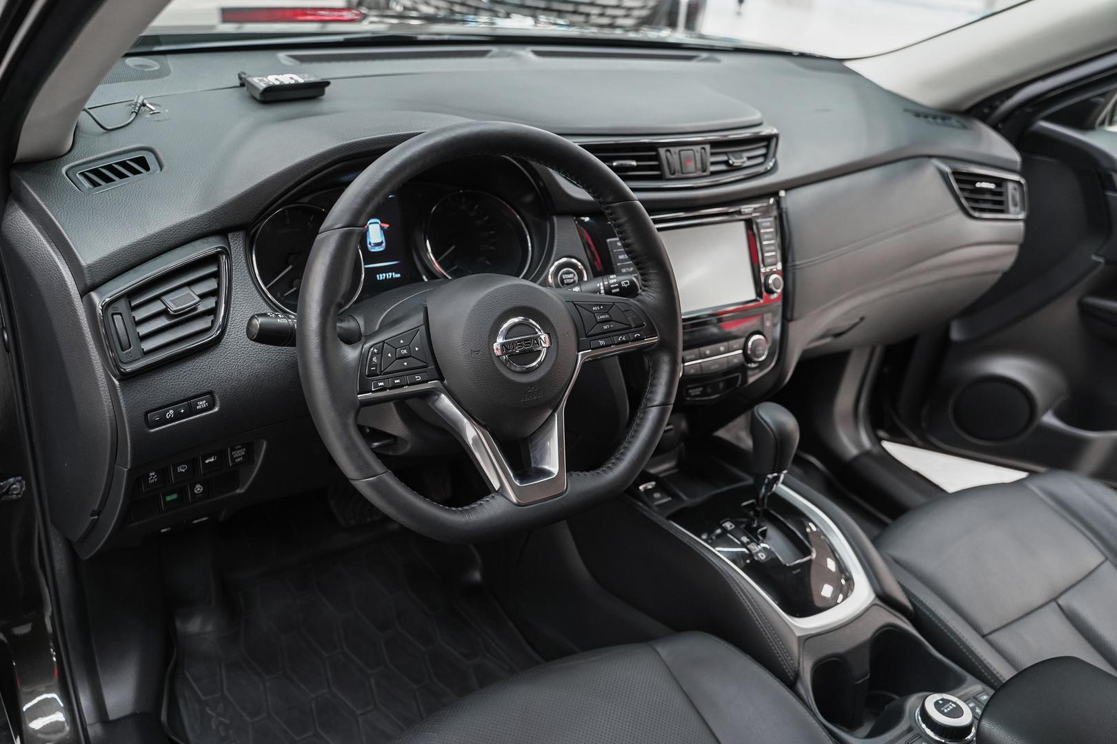 Nissan X-Trail 2018, зеленый, ДЦ Орехово