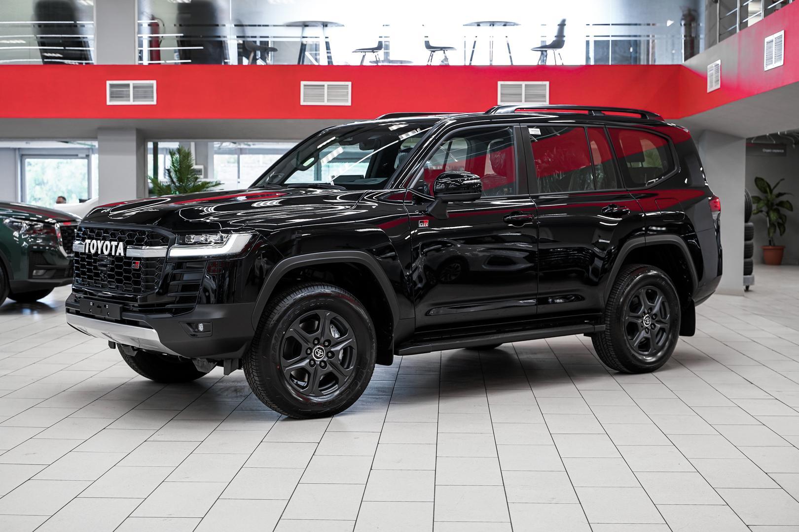 Toyota Land Cruiser 2025, черный, ДЦ Орехово