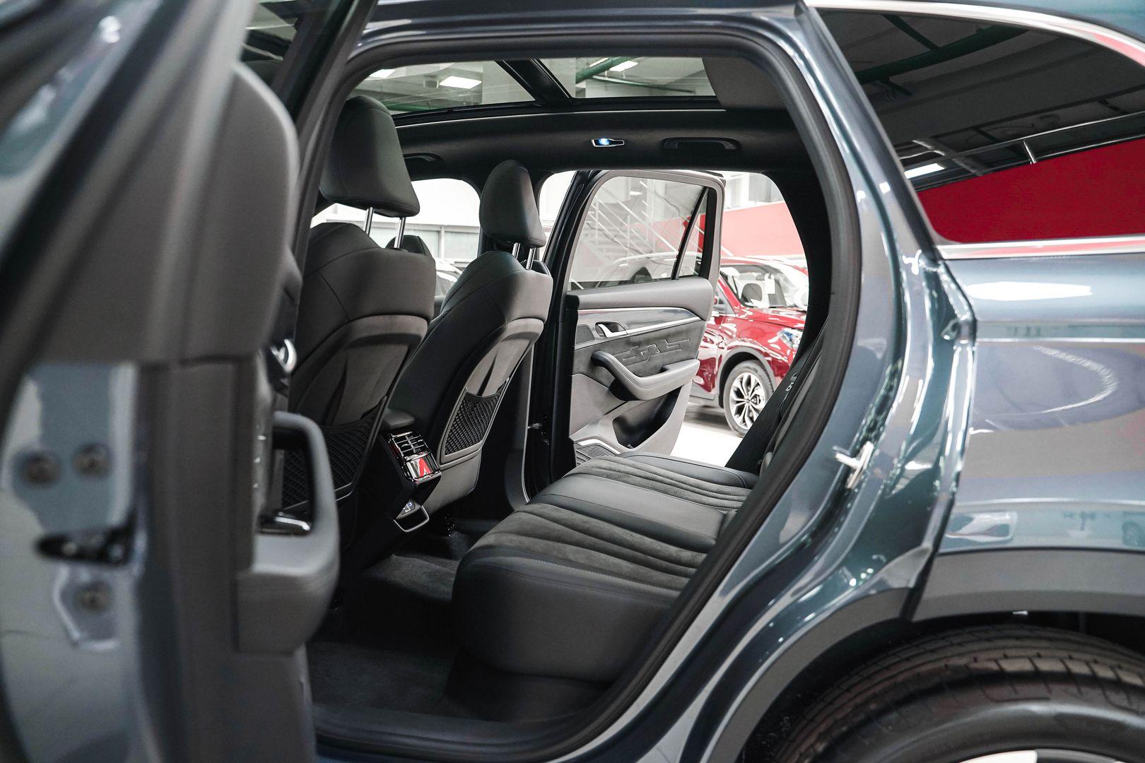 Geely Monjaro 2024, серый, ДЦ Орехово