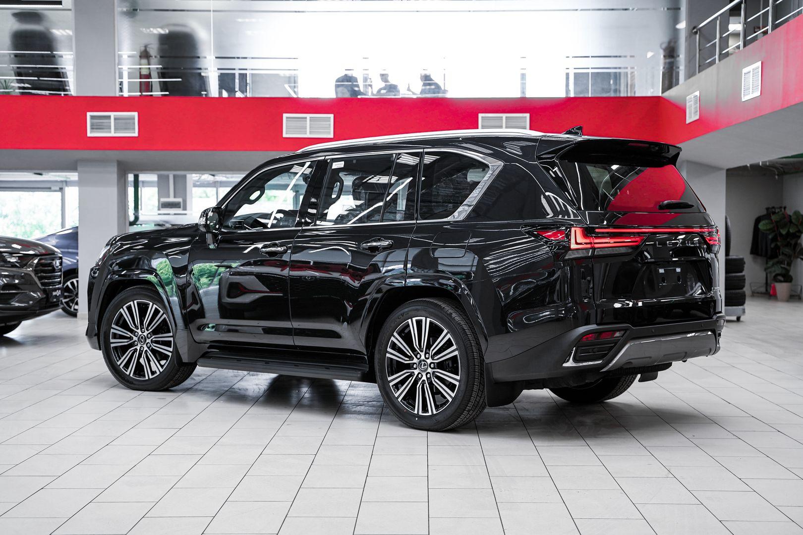 Lexus LX 2024, черный, ДЦ Орехово
