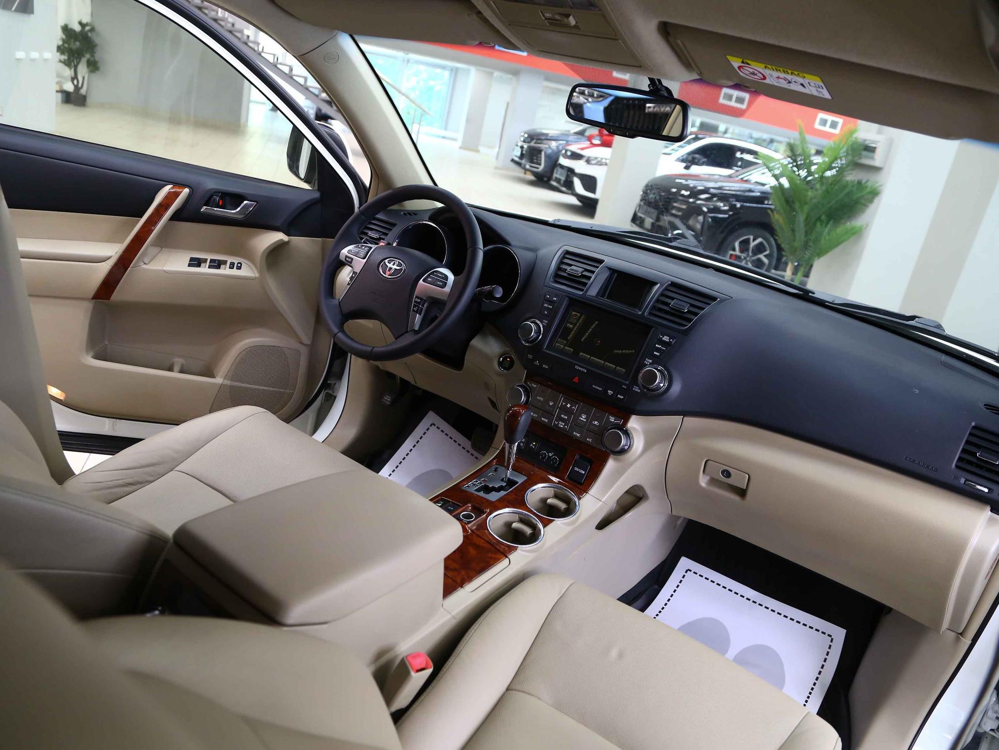 Toyota Highlander 2012, белый, ДЦ Орехово