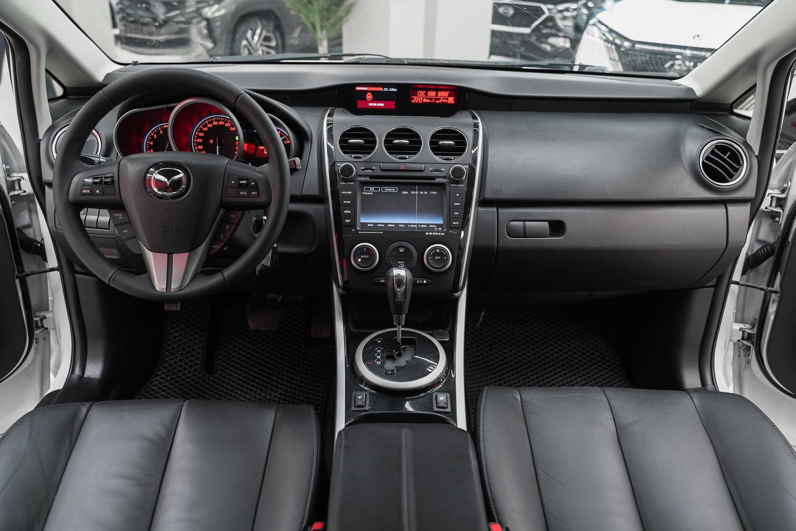 Mazda CX-7 2011, белый, ДЦ Орехово
