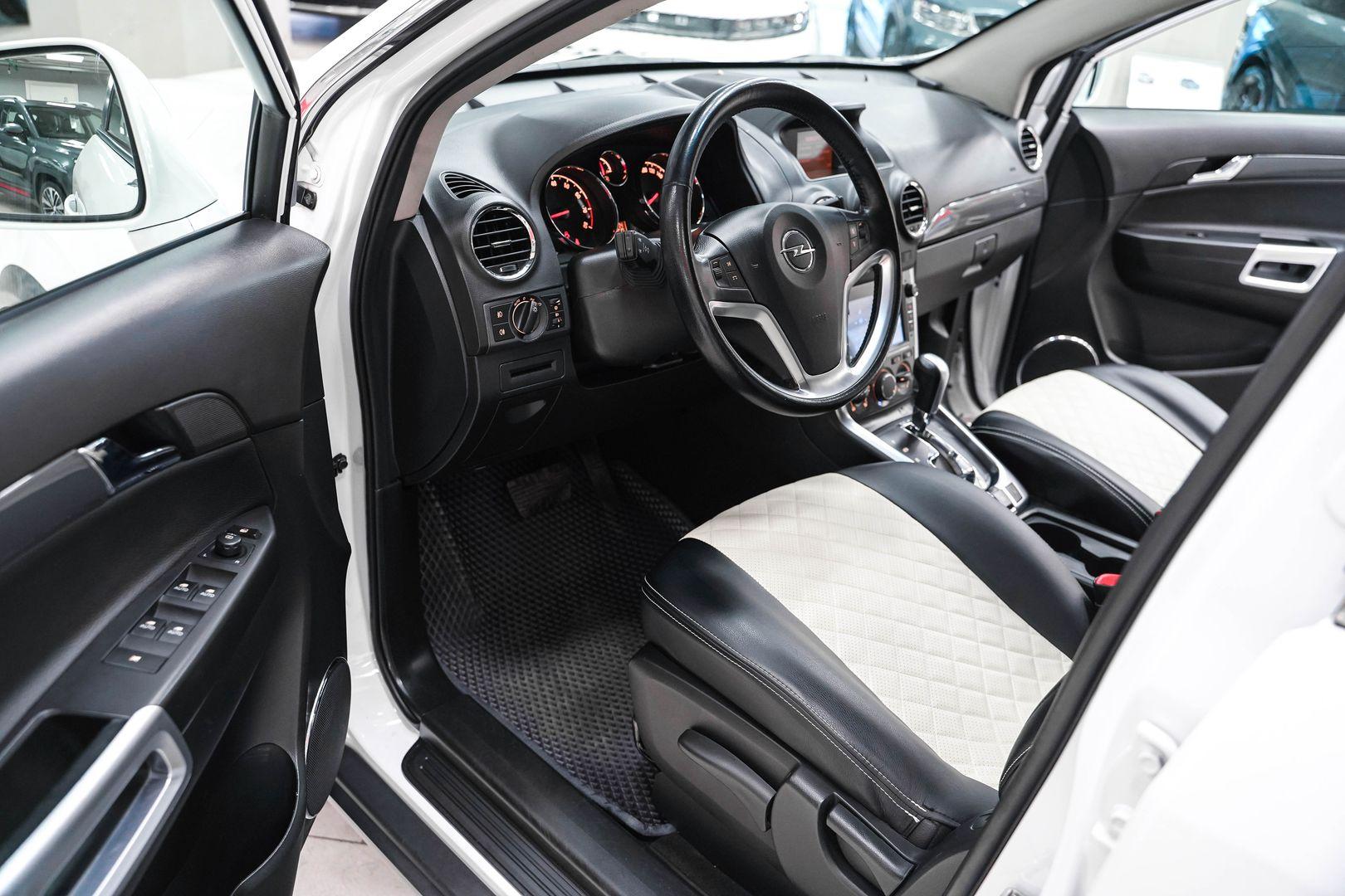 Opel Antara 2012, белый, ДЦ Орехово