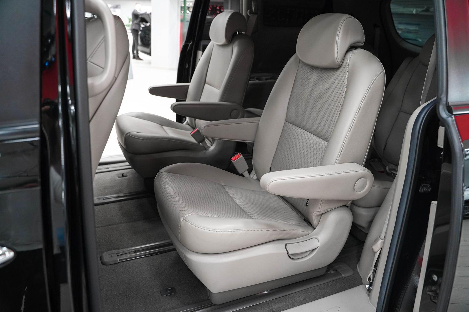 Kia Carnival 2019, черный, ДЦ Орехово