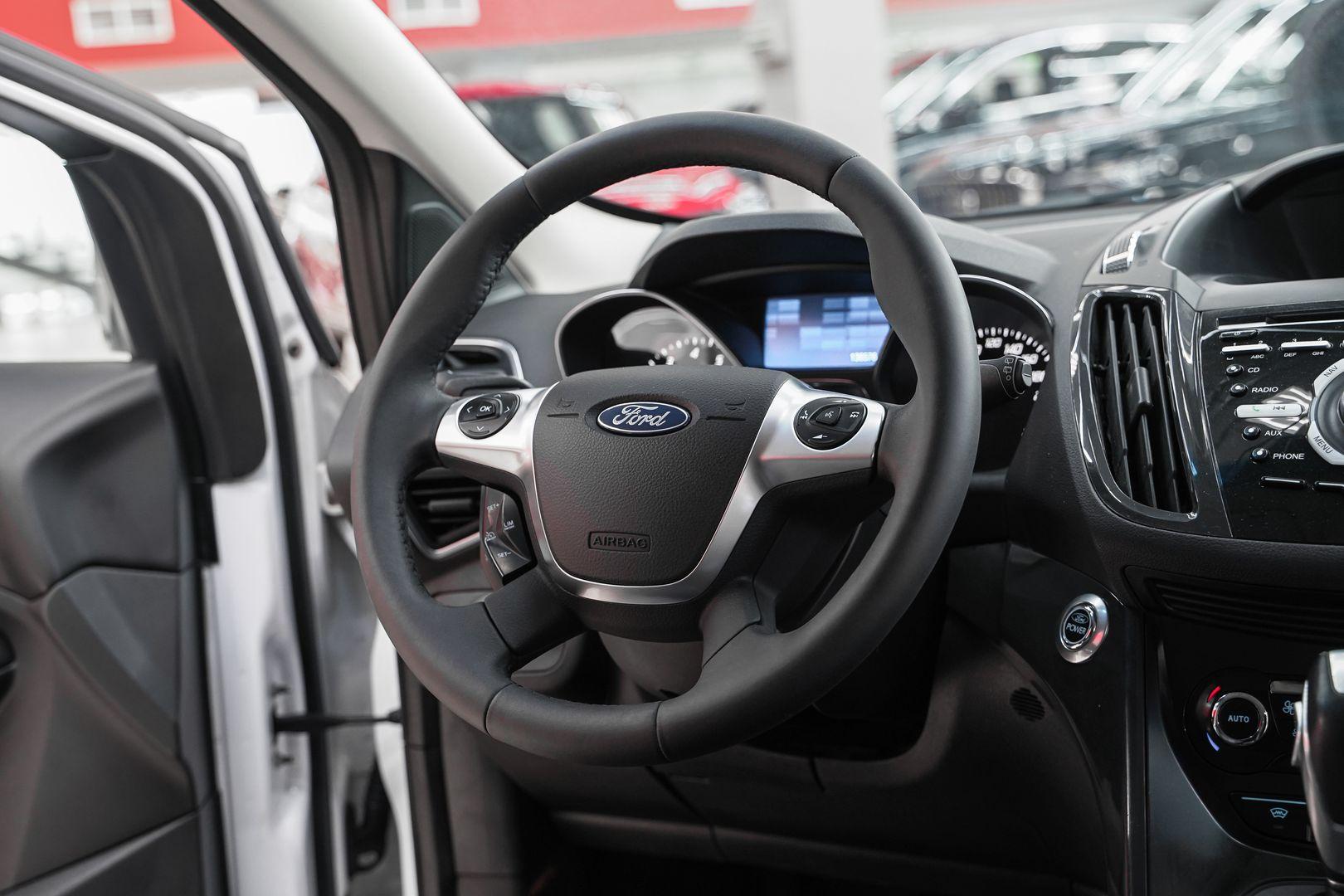 Ford Kuga 2013, белый, ДЦ Орехово