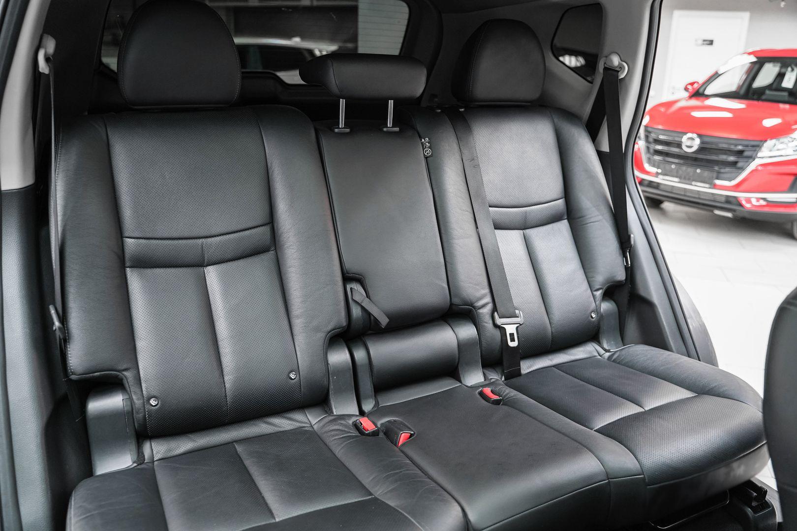 Nissan X-Trail 2015, серый, ДЦ Орехово