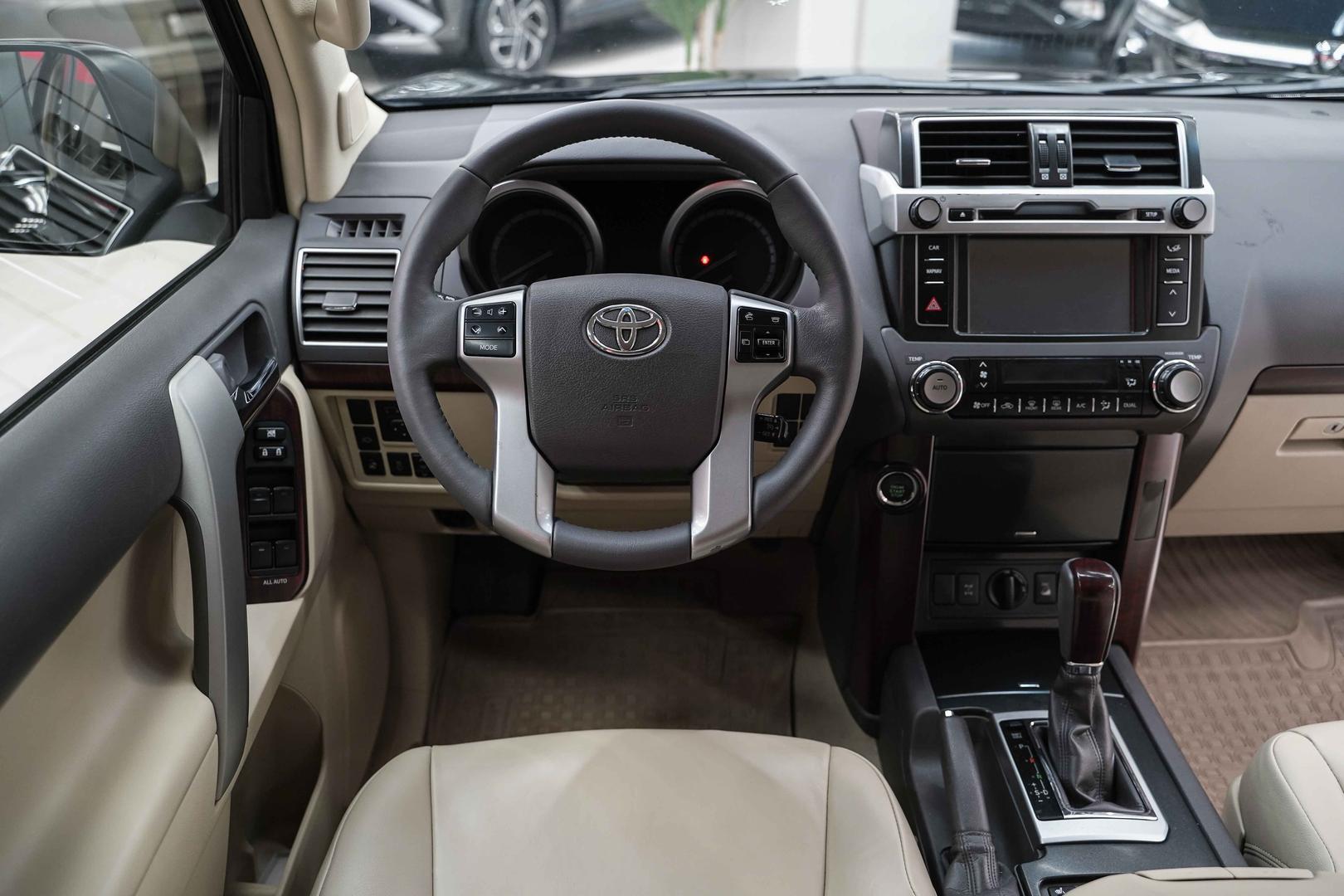 Toyota Land Cruiser Prado 2016, черный, ДЦ Орехово