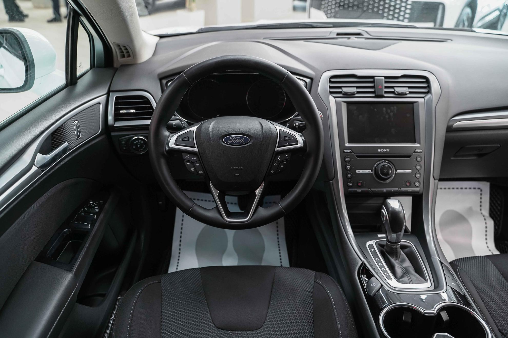 Ford Mondeo 2015, белый, ДЦ Орехово