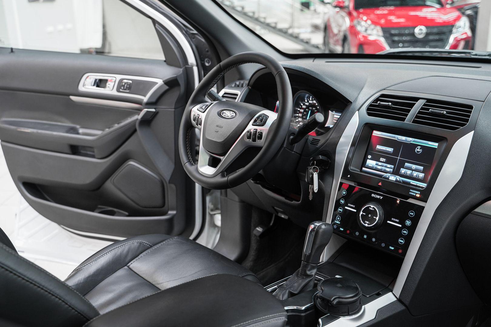 Ford Explorer 2014, белый, ДЦ Орехово