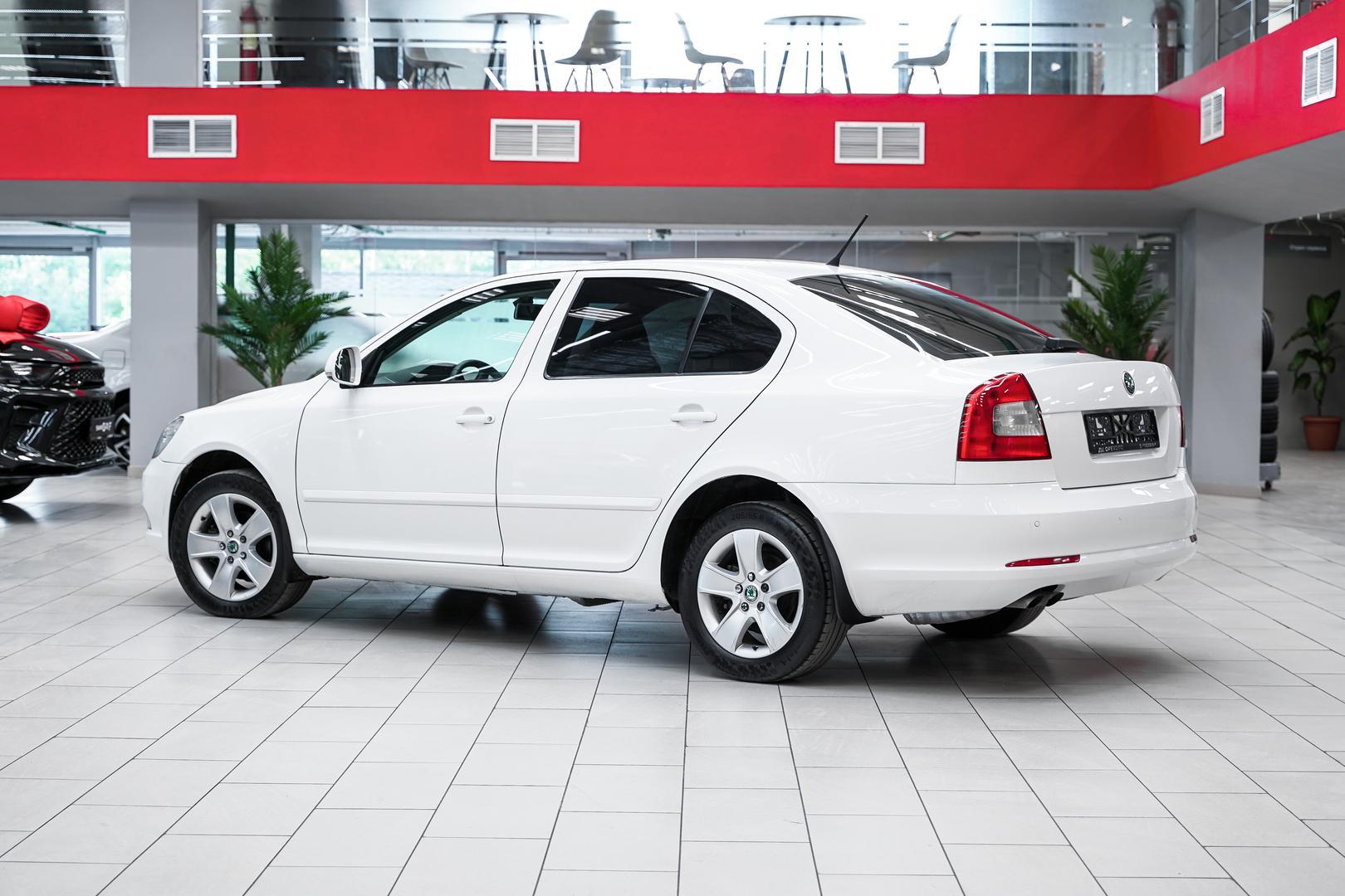 Skoda Octavia 2011, белый, ДЦ Орехово