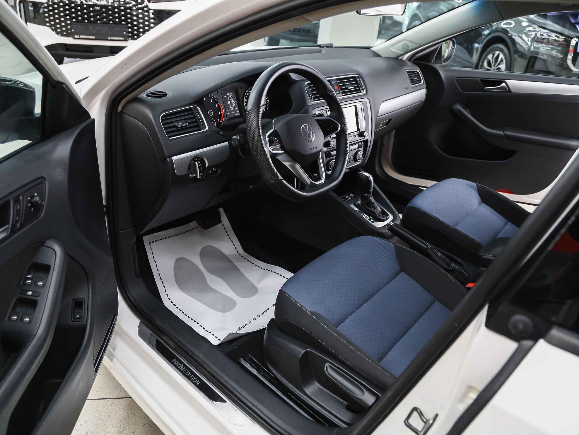 Volkswagen Jetta 2013, белый, ДЦ Орехово