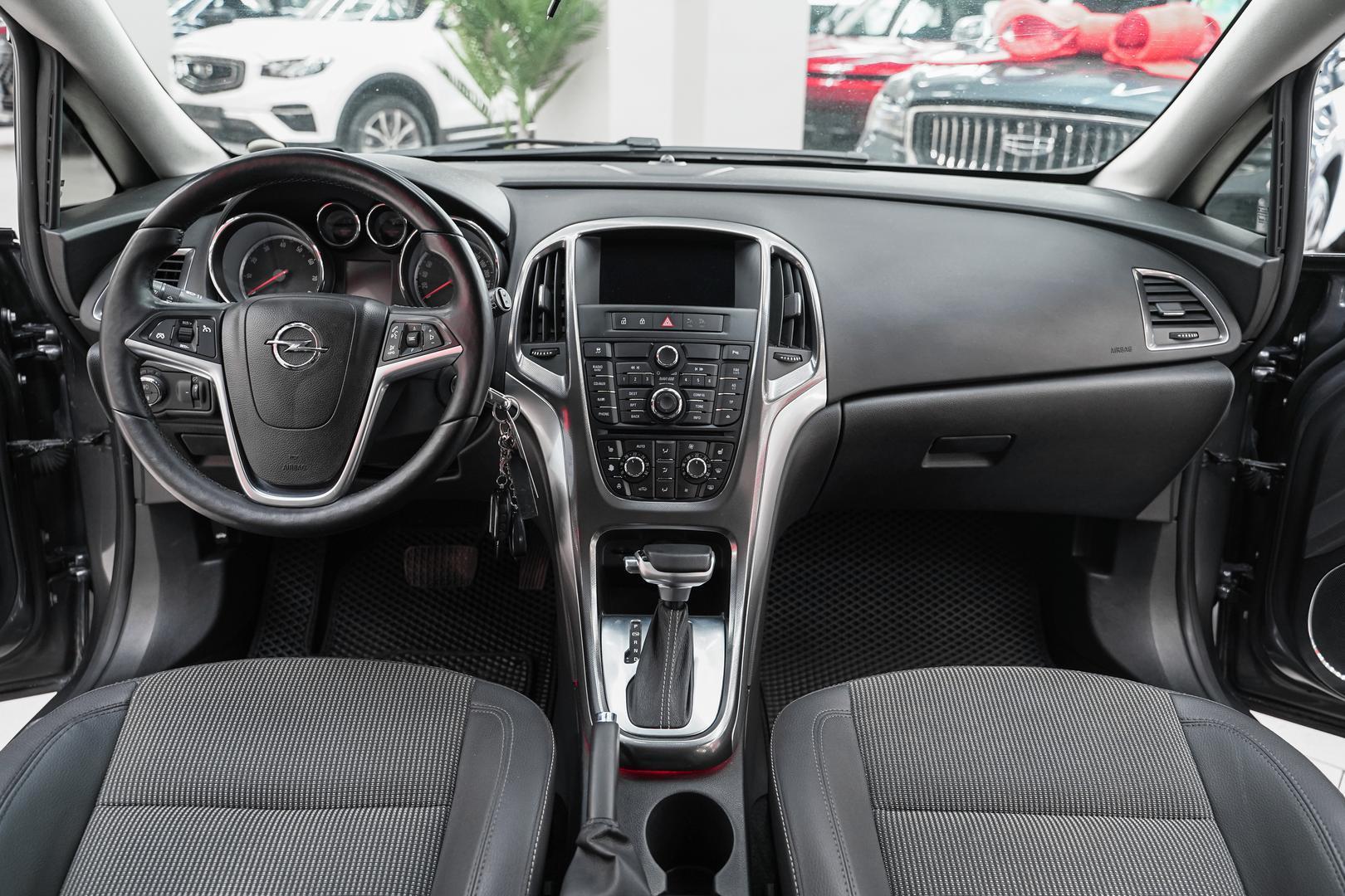 Opel Astra 2012, серый, ДЦ Орехово