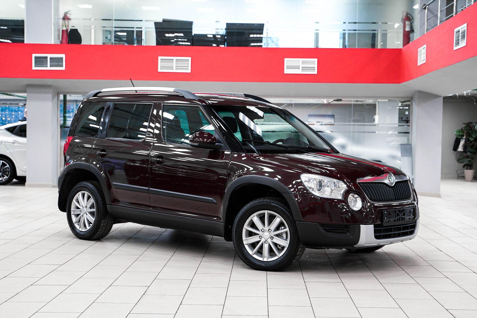 Skoda Yeti 2013, пурпурный, ДЦ Орехово