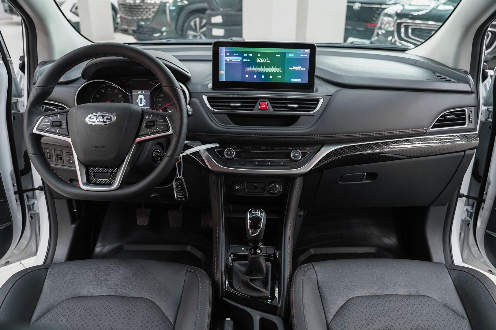 JAC JS3 2024, белый, ДЦ Орехово