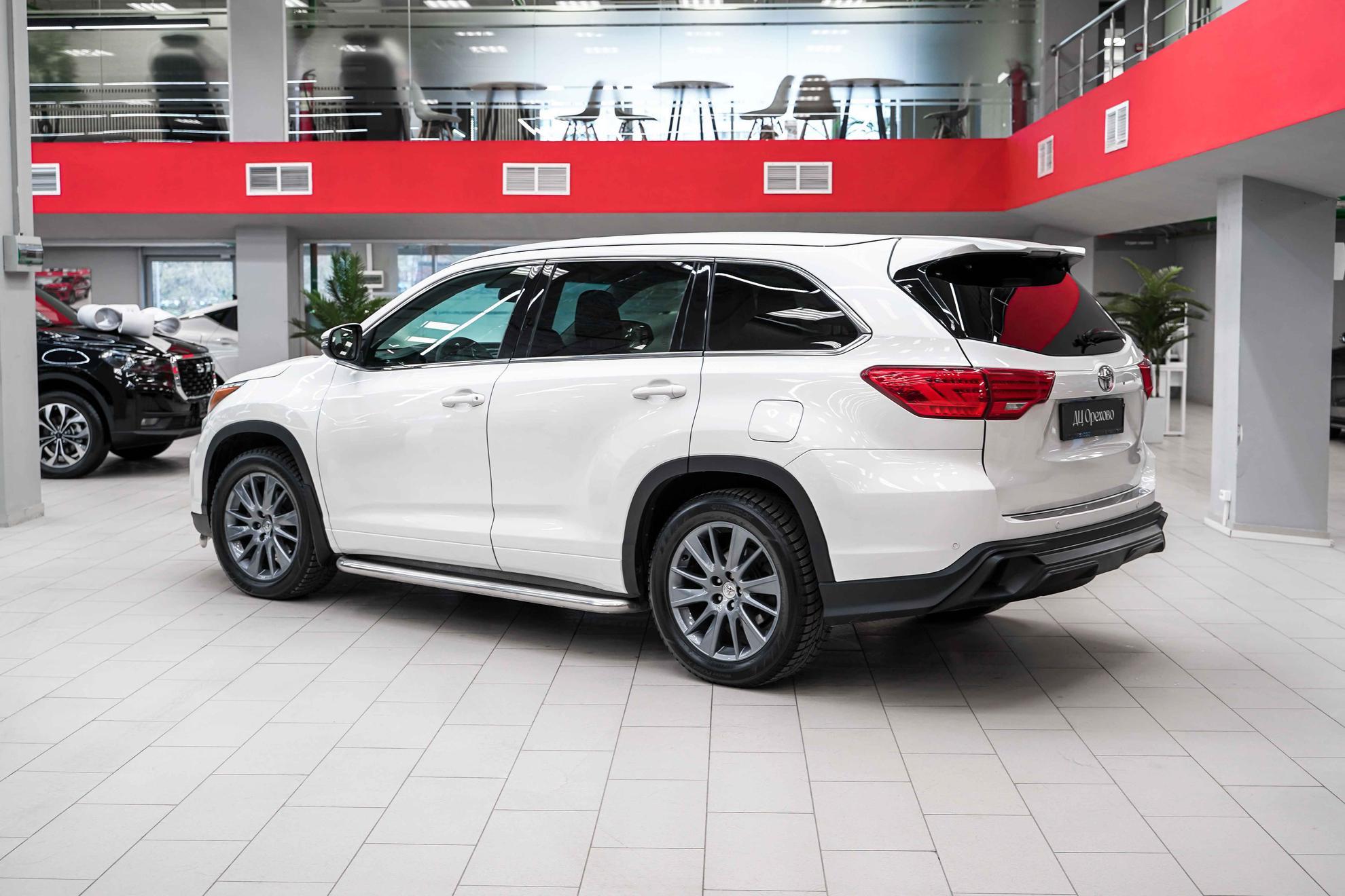 Toyota Highlander 2014, белый, ДЦ Орехово