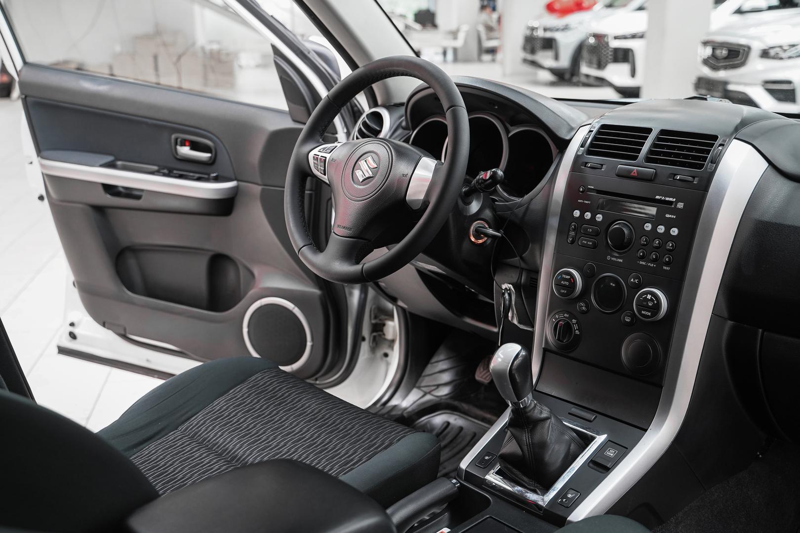 Suzuki Grand Vitara 2014, белый, ДЦ Орехово