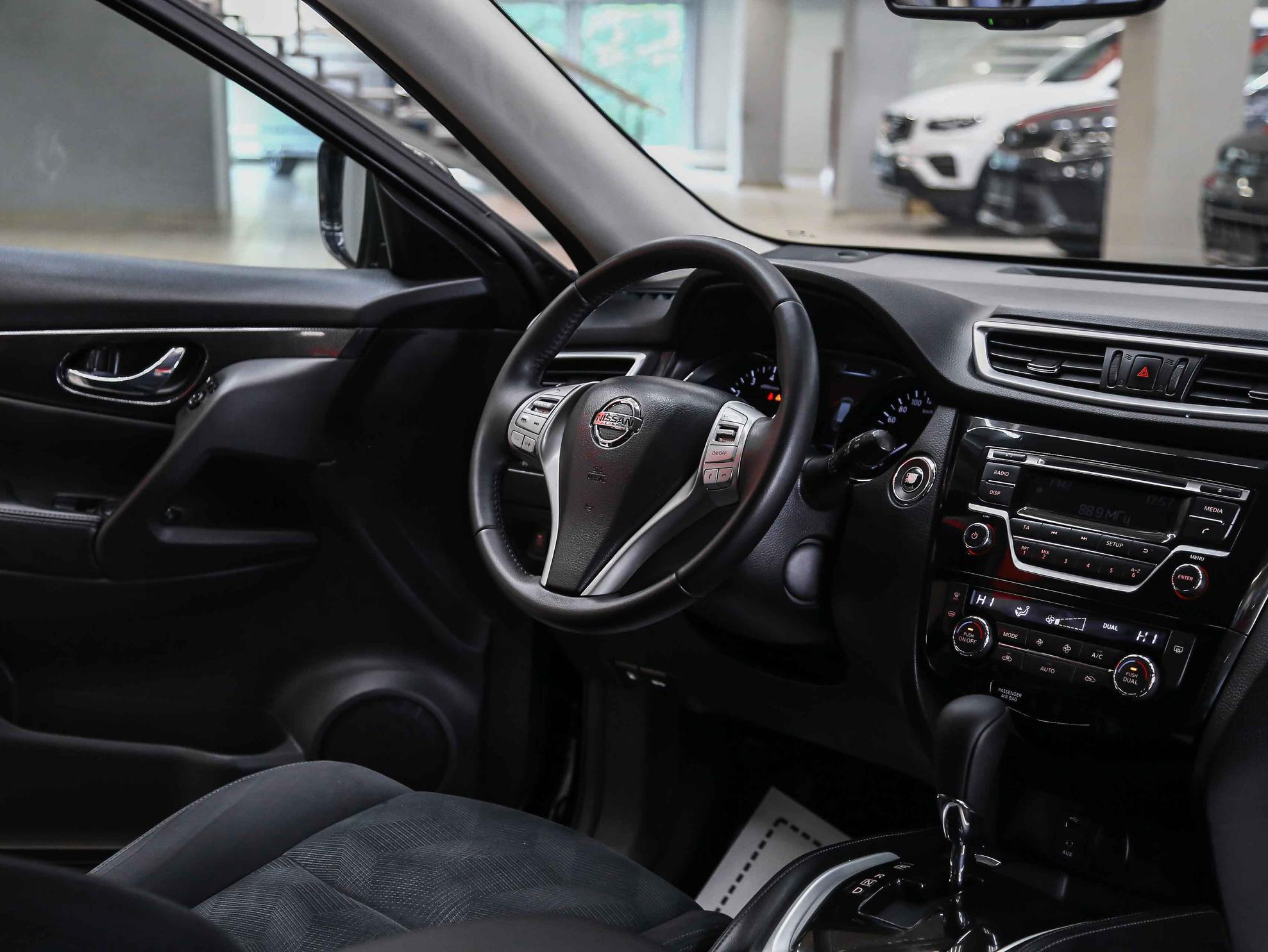 Nissan X-Trail 2016, черный, ДЦ Орехово
