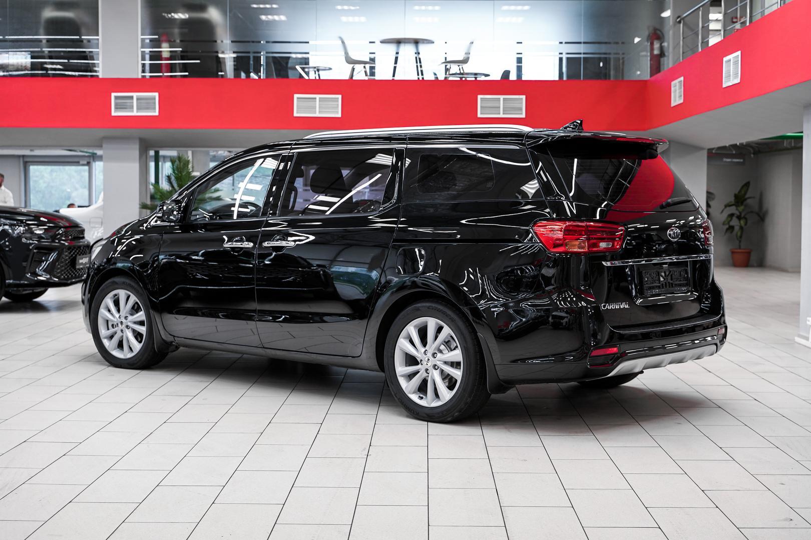 Kia Carnival 2019, черный, ДЦ Орехово