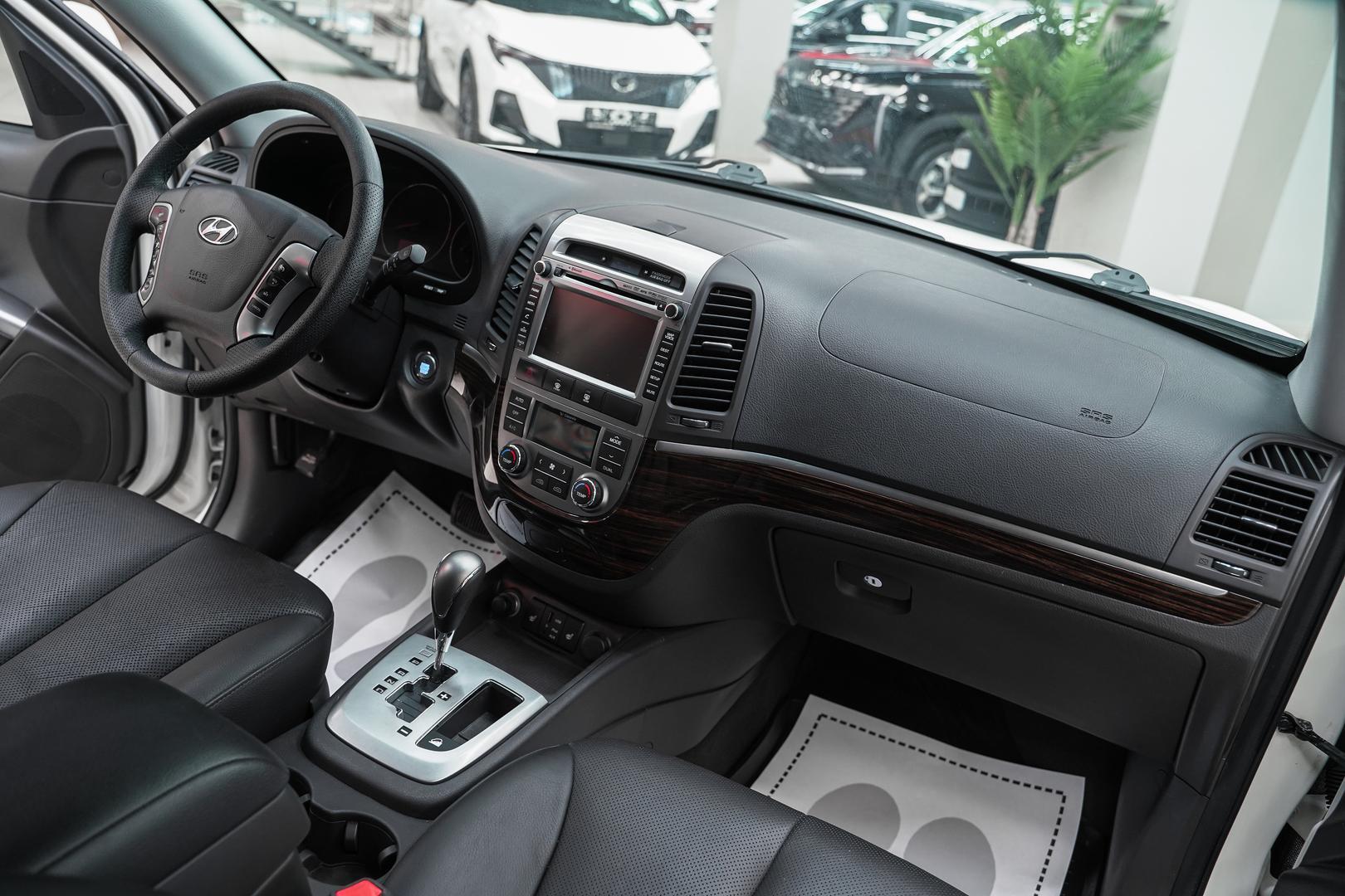 Hyundai Santa Fe 2011, белый, ДЦ Орехово