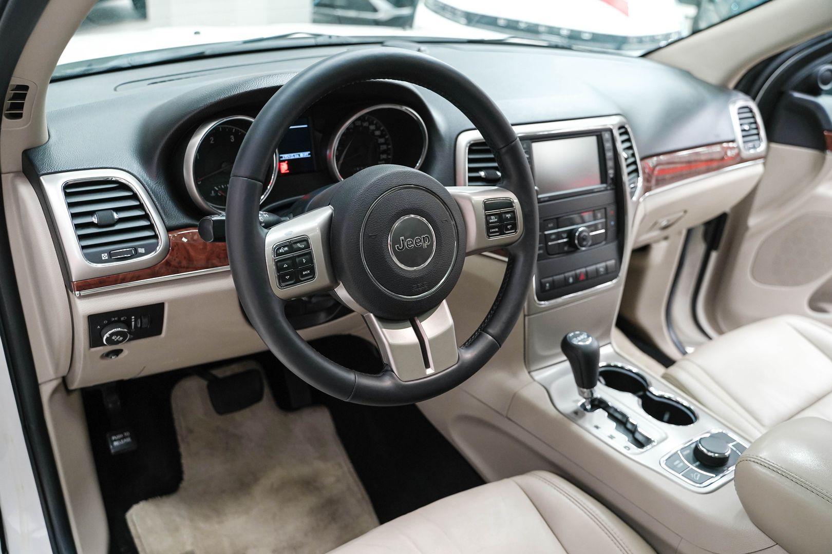 Jeep Grand Cherokee 2011, белый, ДЦ Орехово