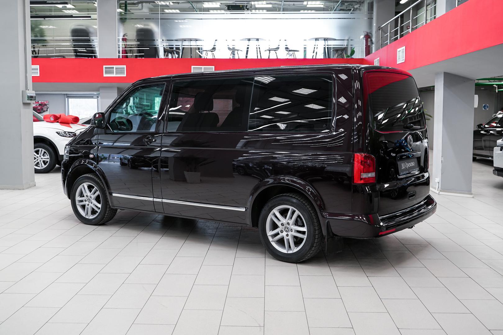 Volkswagen Multivan 2014, пурпурный, ДЦ Орехово
