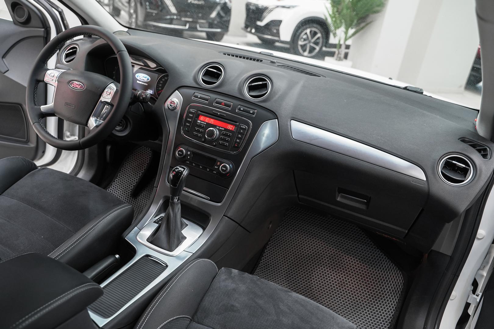 Ford Mondeo 2011, белый, ДЦ Орехово