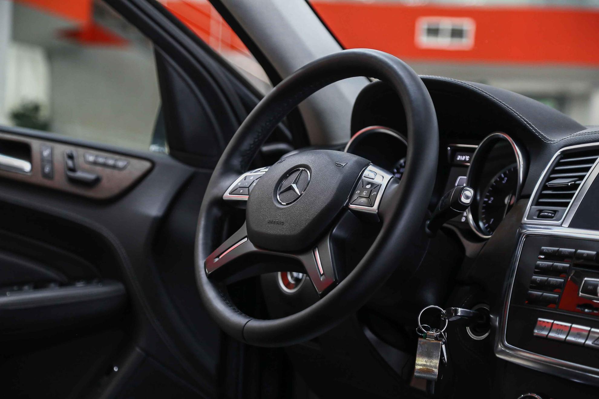 Mercedes-Benz M-Класс 2012, серый, ДЦ Орехово