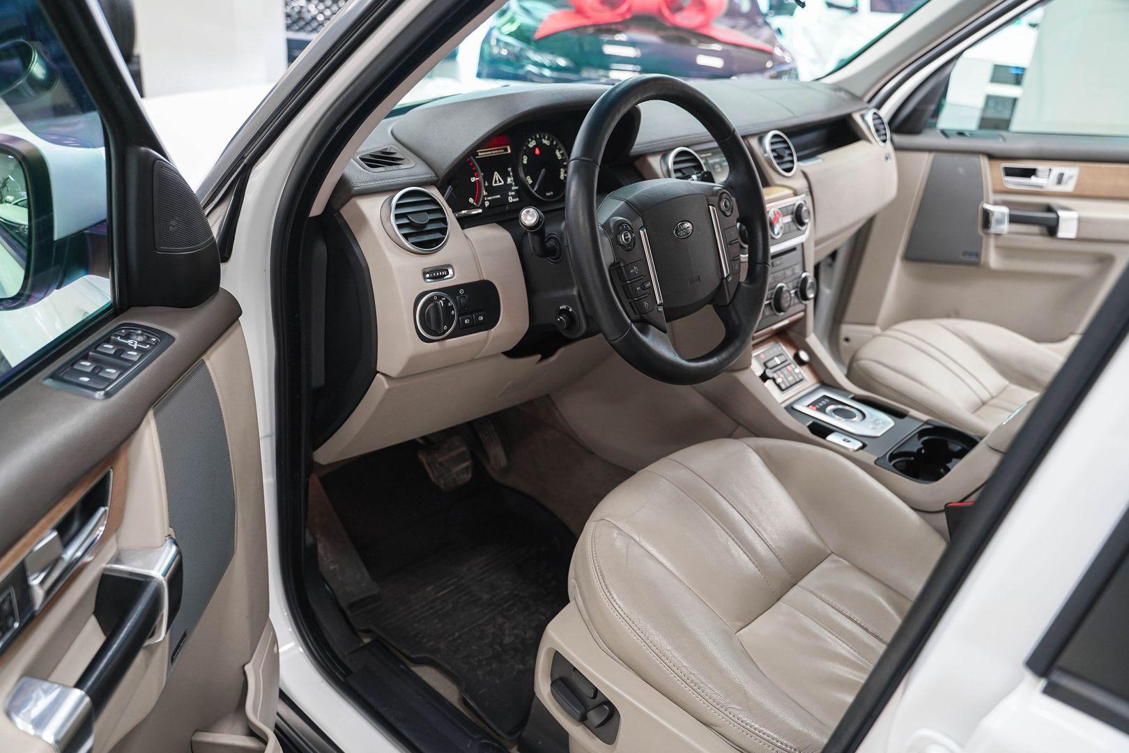 Land Rover Discovery 2013, белый, ДЦ Орехово